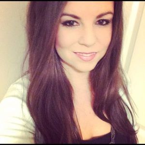 Meet your Posher, Laura